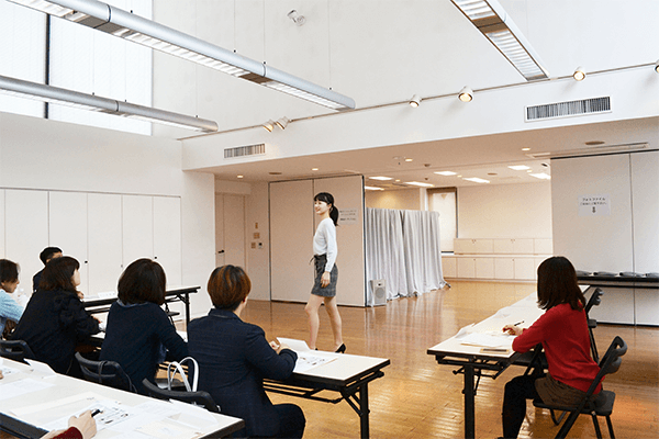 ファッションモデル科 東京 青山の服飾 ファッション専門学校 青山ファッションカレッジ